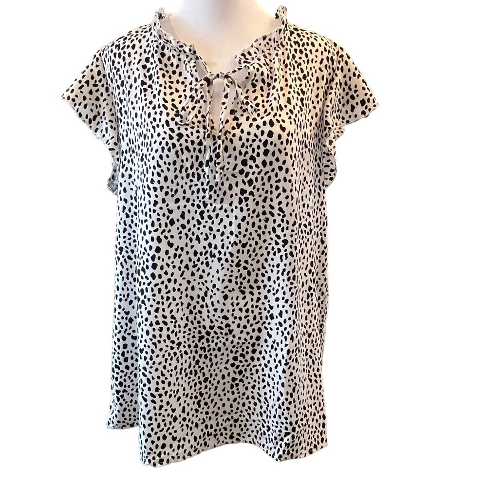 B size L women’s black and white print tunic blouse ruffle collar short sleeve